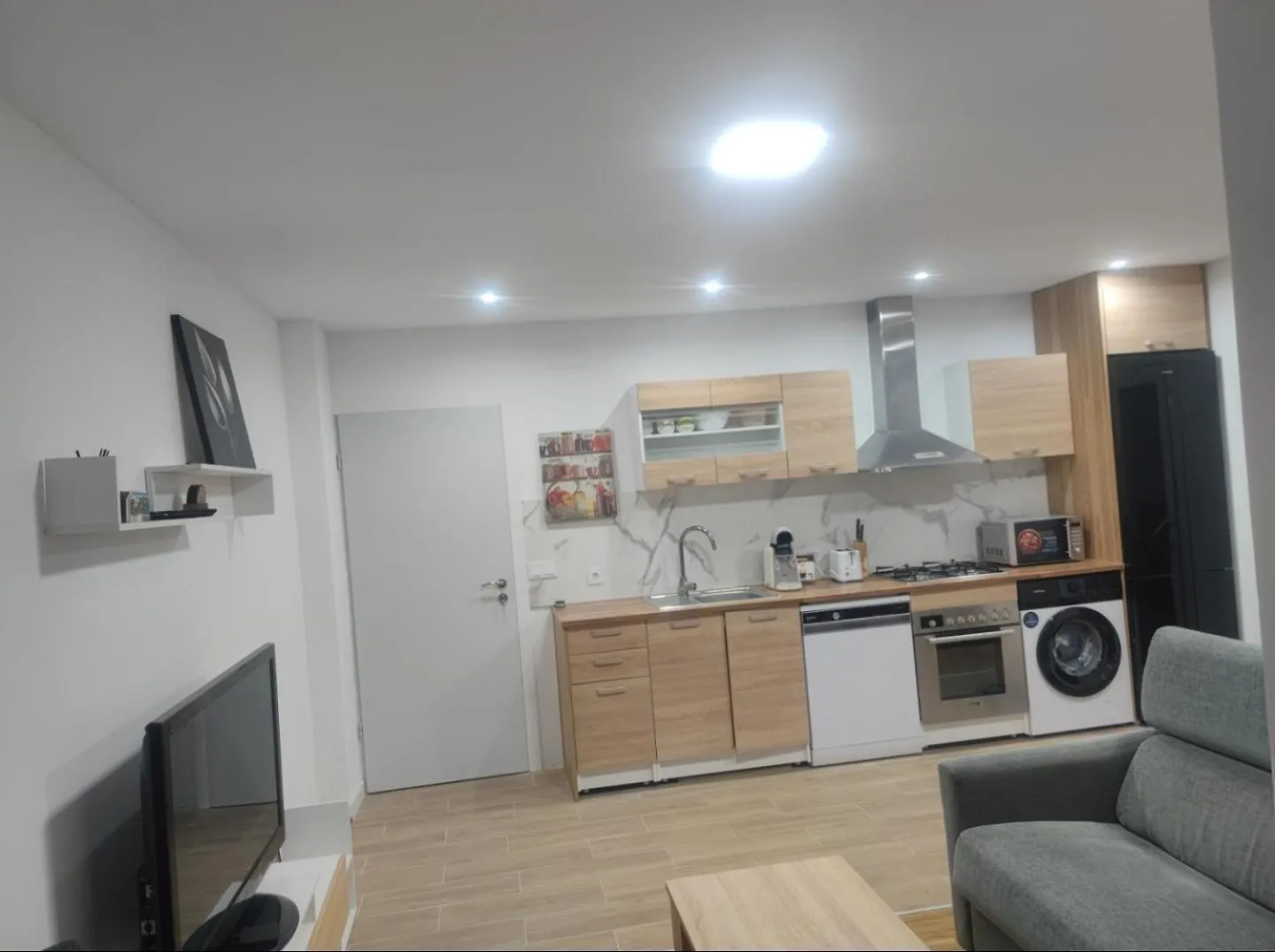 Estudio Completo Familiar La Jonquera Apartment