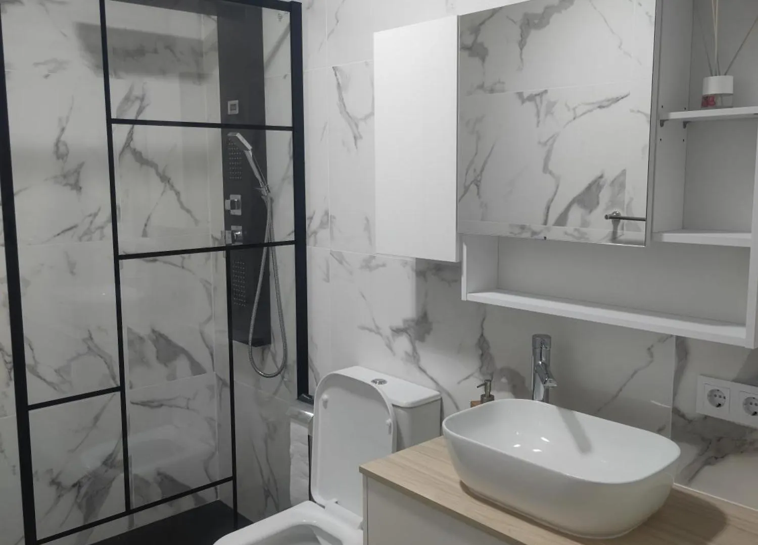 Estudio Completo Familiar La Jonquera Spain