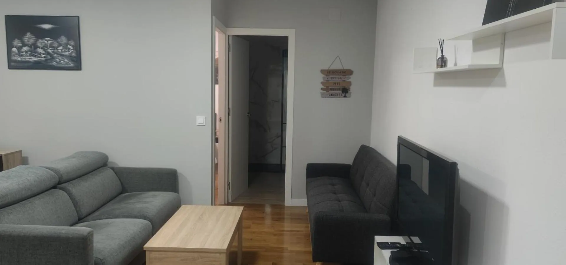Estudio Completo Familiar La Jonquera Apartment